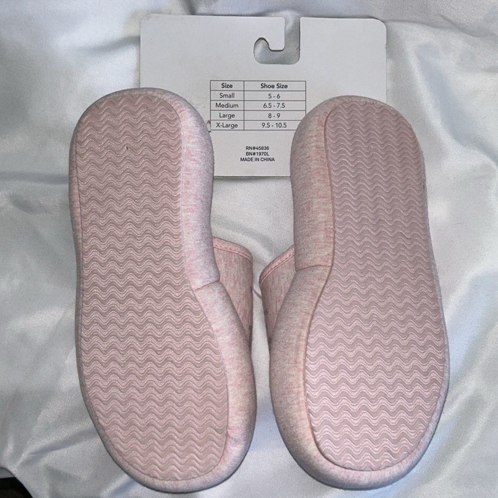 True Religion Pink And Gray Horseshoe Adjustable Strap Slide On Slippers - Picture 8 of 12